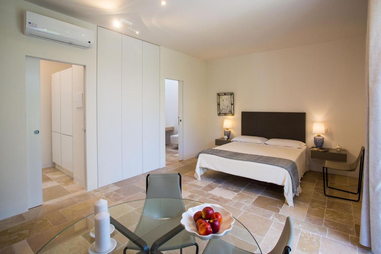 Villa Rosa Resort 孔韦尔萨诺 外观 照片